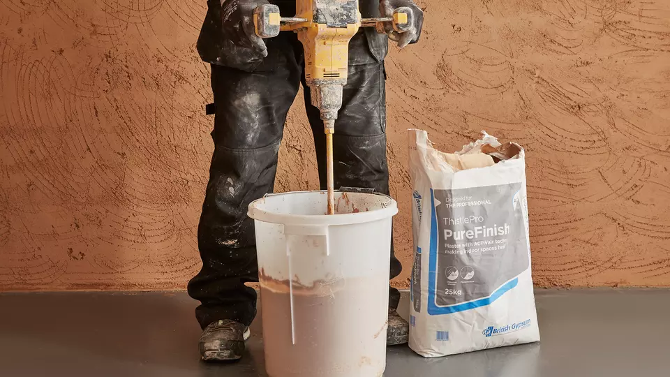 British-Gypsum-Finishes-Thistle-Plaster-Systems-Two-Coat-Installation-L-05